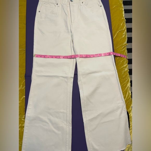 We the Free White Jeans Size 31 - Picture 2 of 4